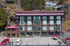 The Golden Feather at Mall Road (On-site Parking), Mussoorie
