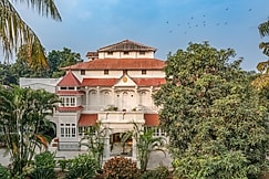 Jambughoda Palace | A Home For Nature Lovers, Jetpur Pavi