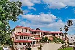 Hotel Dev Residency, 350 Meters from Nakki lake, Mount Abu