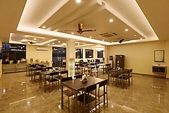 Hotel Aeroporto Delhi Airport by PMH, Delhi