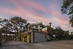 Hotel Sudhir New ( 900 metres from Nakki lake )