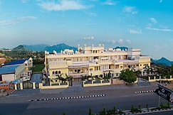 GRAND UNIARA - A HERITAGE HOTEL, Jaipur