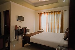 Hotel Sandal Breeze, Munnar