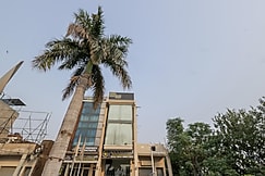 Hotel Maharani Regency Zirakpur, Zirakpur