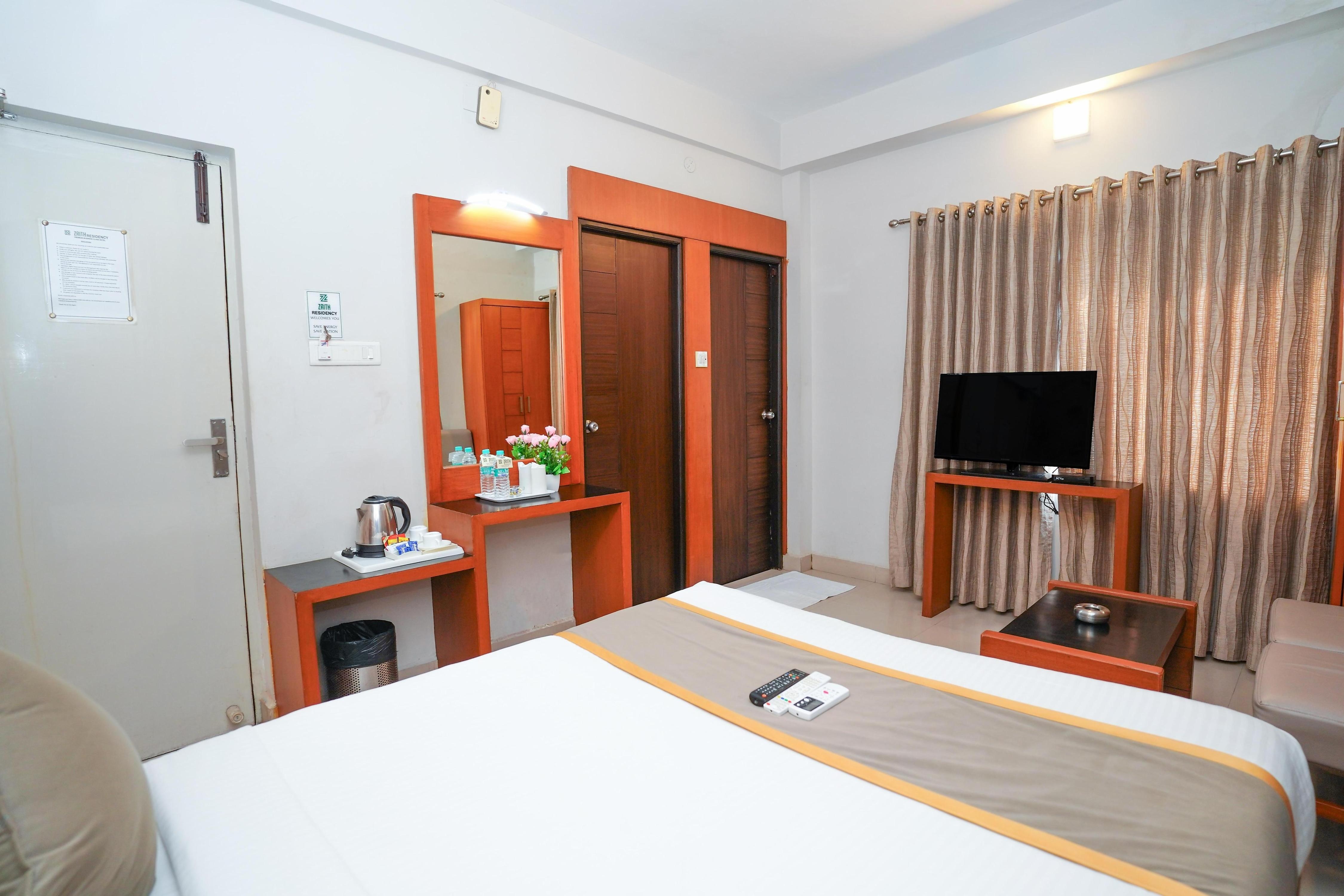 Zaith Residency Near Us Consulate & Apollo hospitals - Tap to explore photos