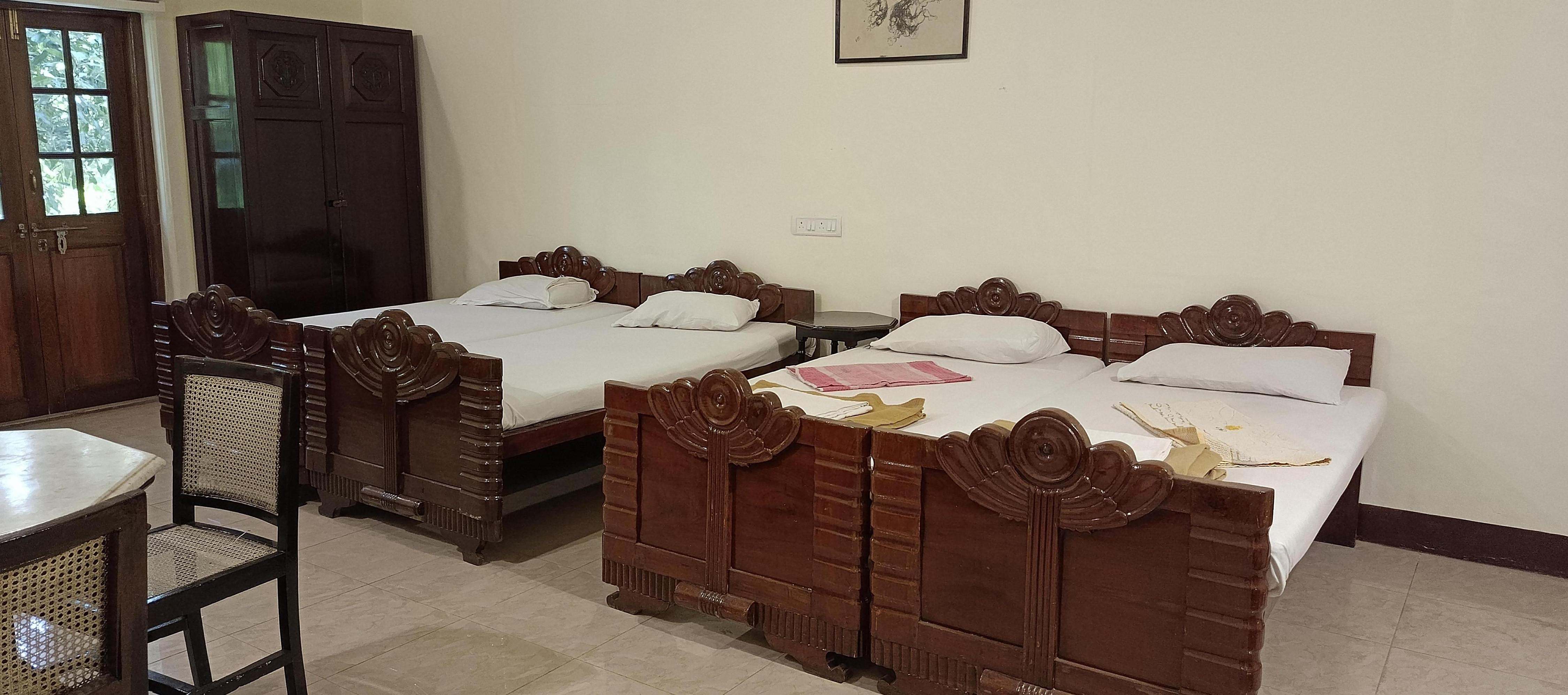 BENTLEYS HOTEL 4