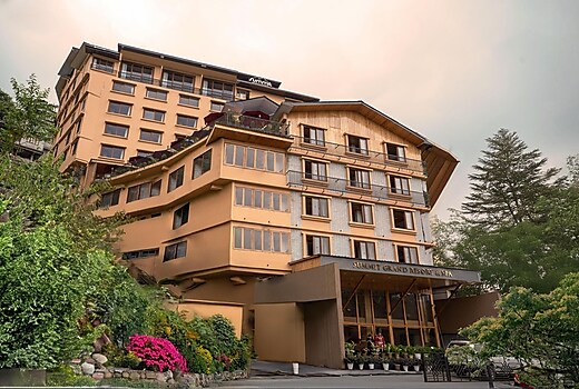 Summit Grand Resort & Spa
