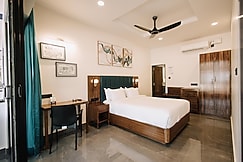 Anjuna Blue, Goa