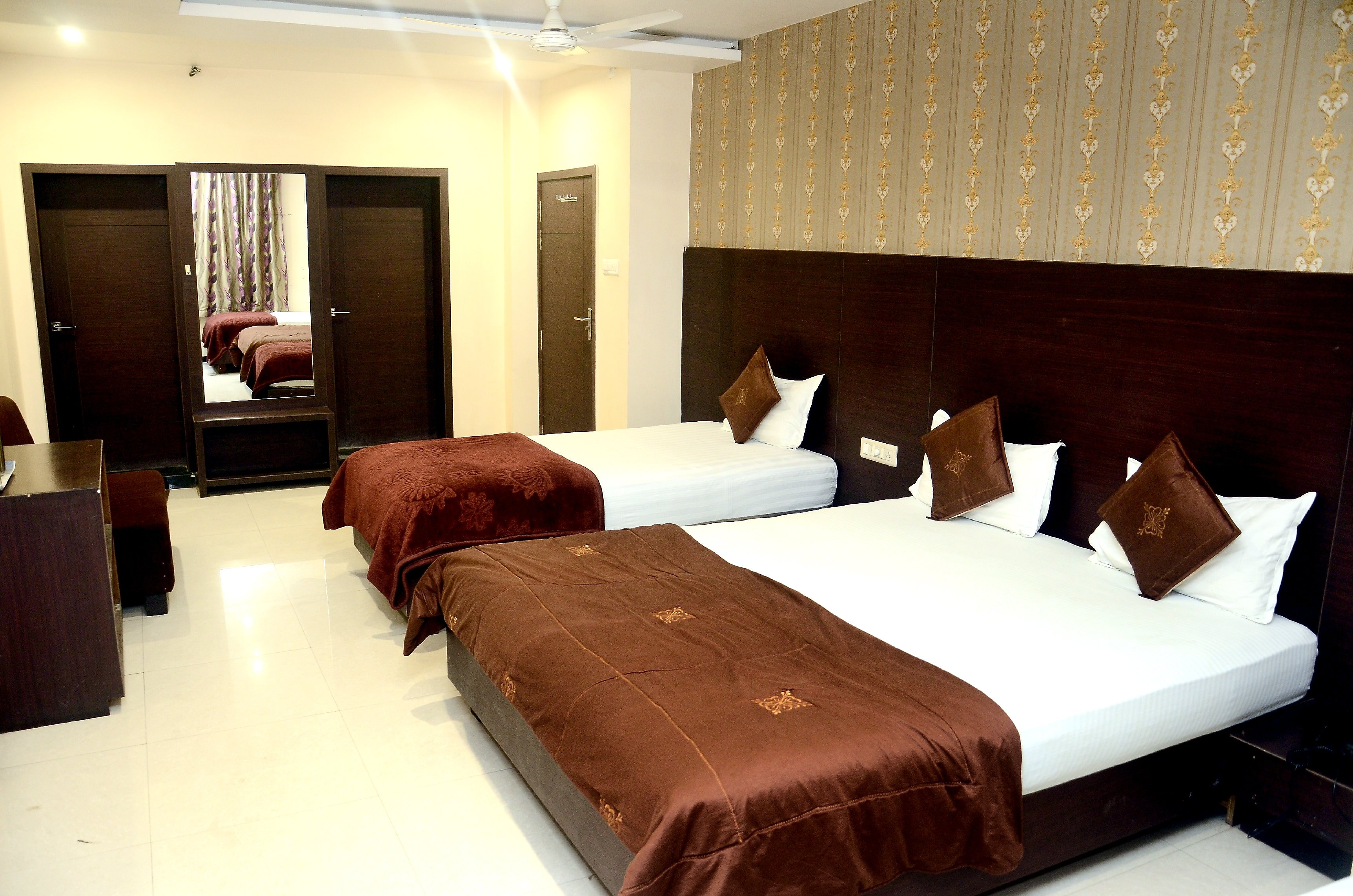 Hotel Shriram - Tap to explore photos