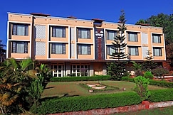 Hotel Kohinoor Highway, Dapoli, Dapoli