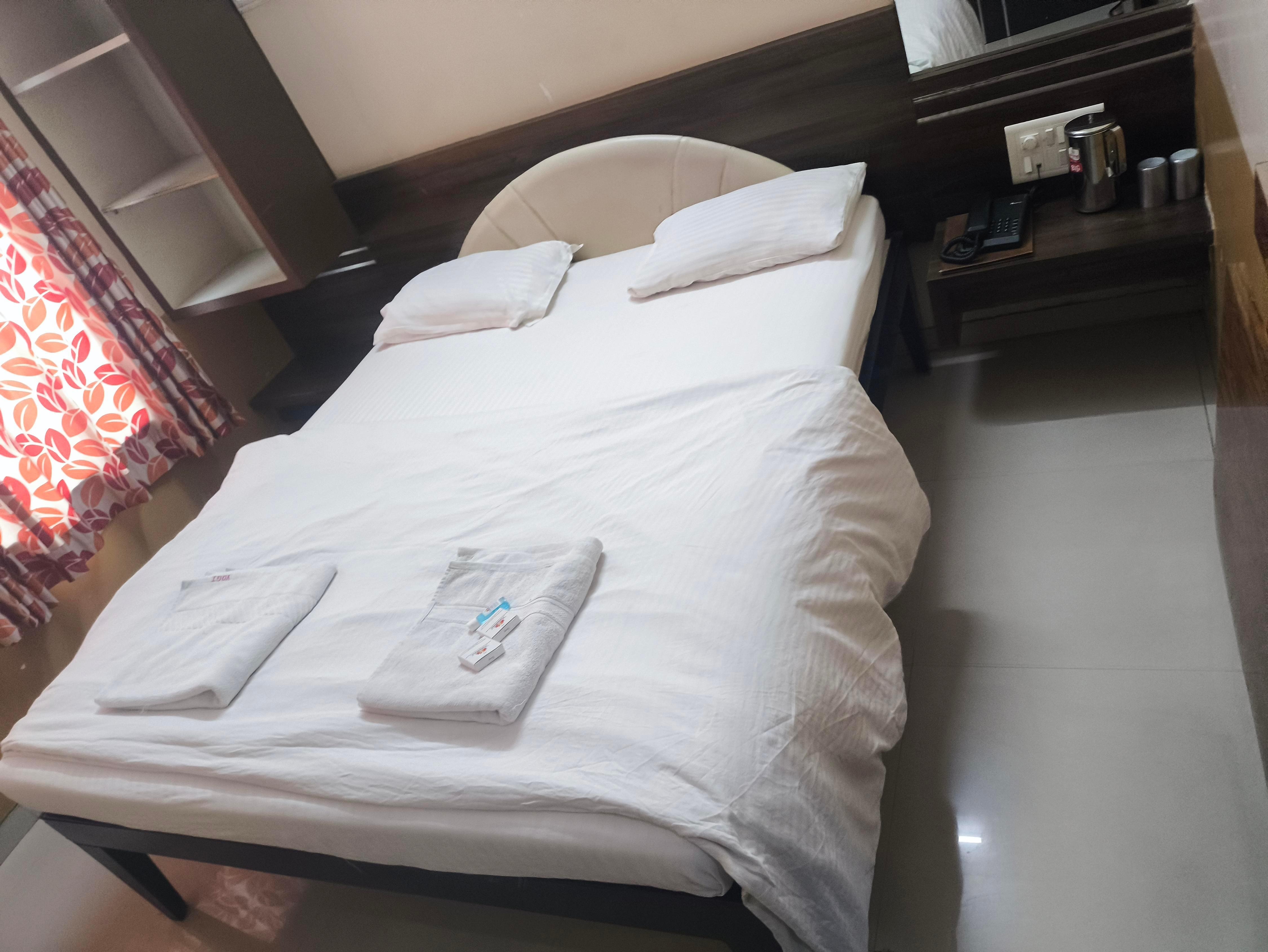 Hotel Yogiraj 5
