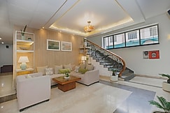 Hotel poinisuk, Shillong