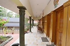 KARTHIKA PLAZA RESORT, Varkala
