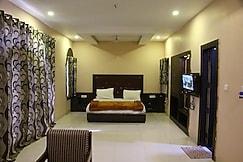 Pankaj Palace, Katni