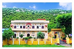 RAJ HAVELI, Chomu