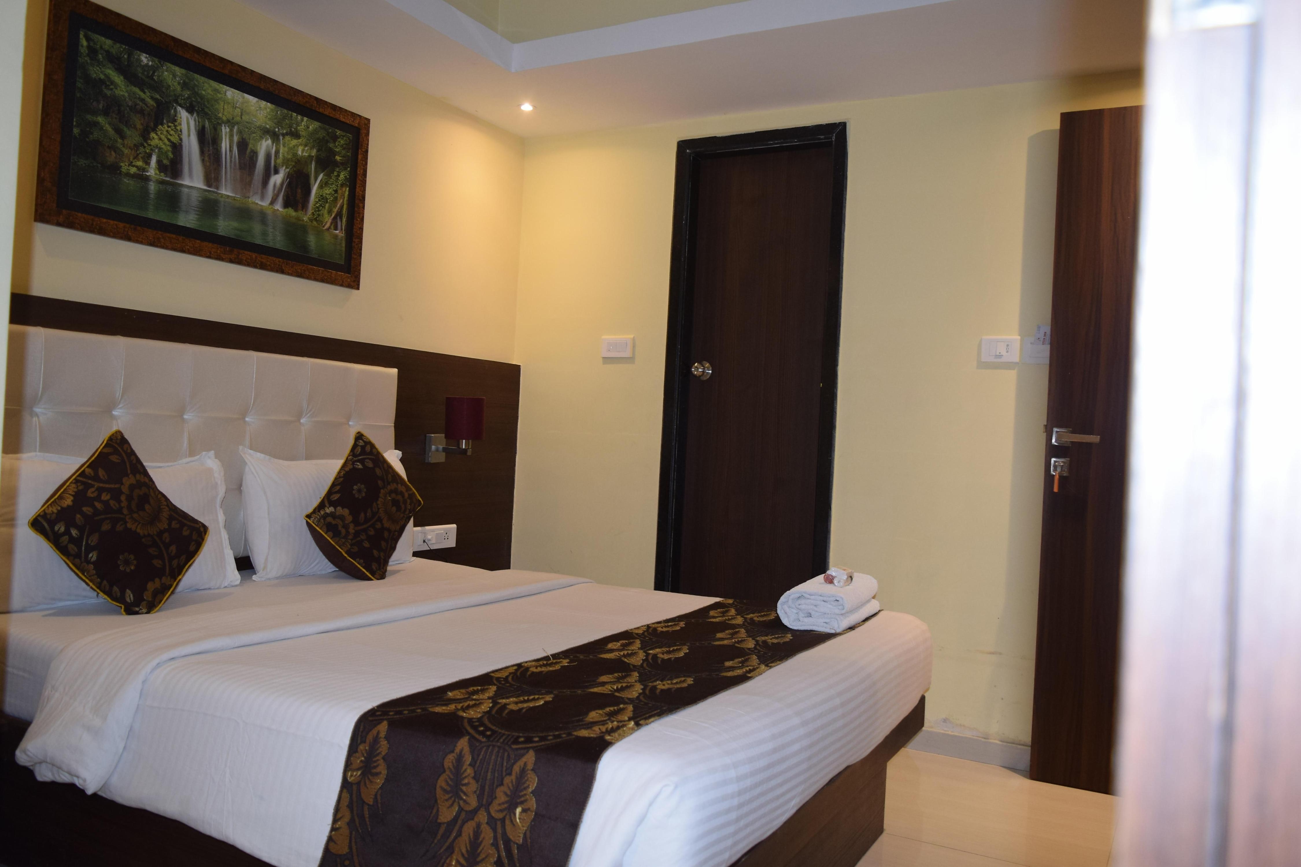 Hotel Artus Inn, MIDC, Andheri East, Mumbai. - Tap to explore photos