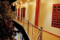 Grand Periyar Residency, Kutralam