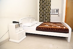 Hotel Madhur, Moradabad