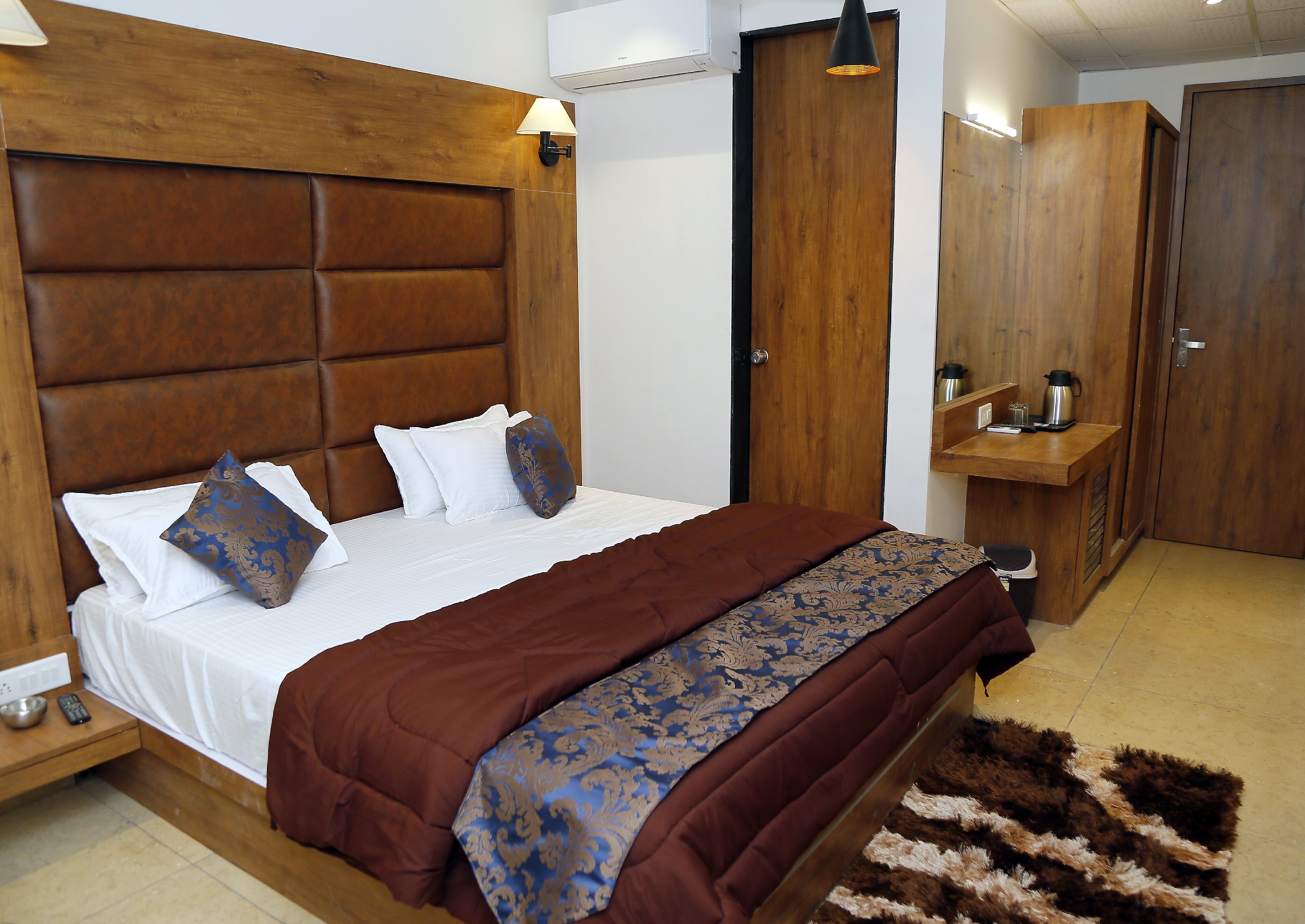 Hotel Bhabha - Tap to explore photos