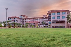 Crescent Spa & Resort, Ujjain