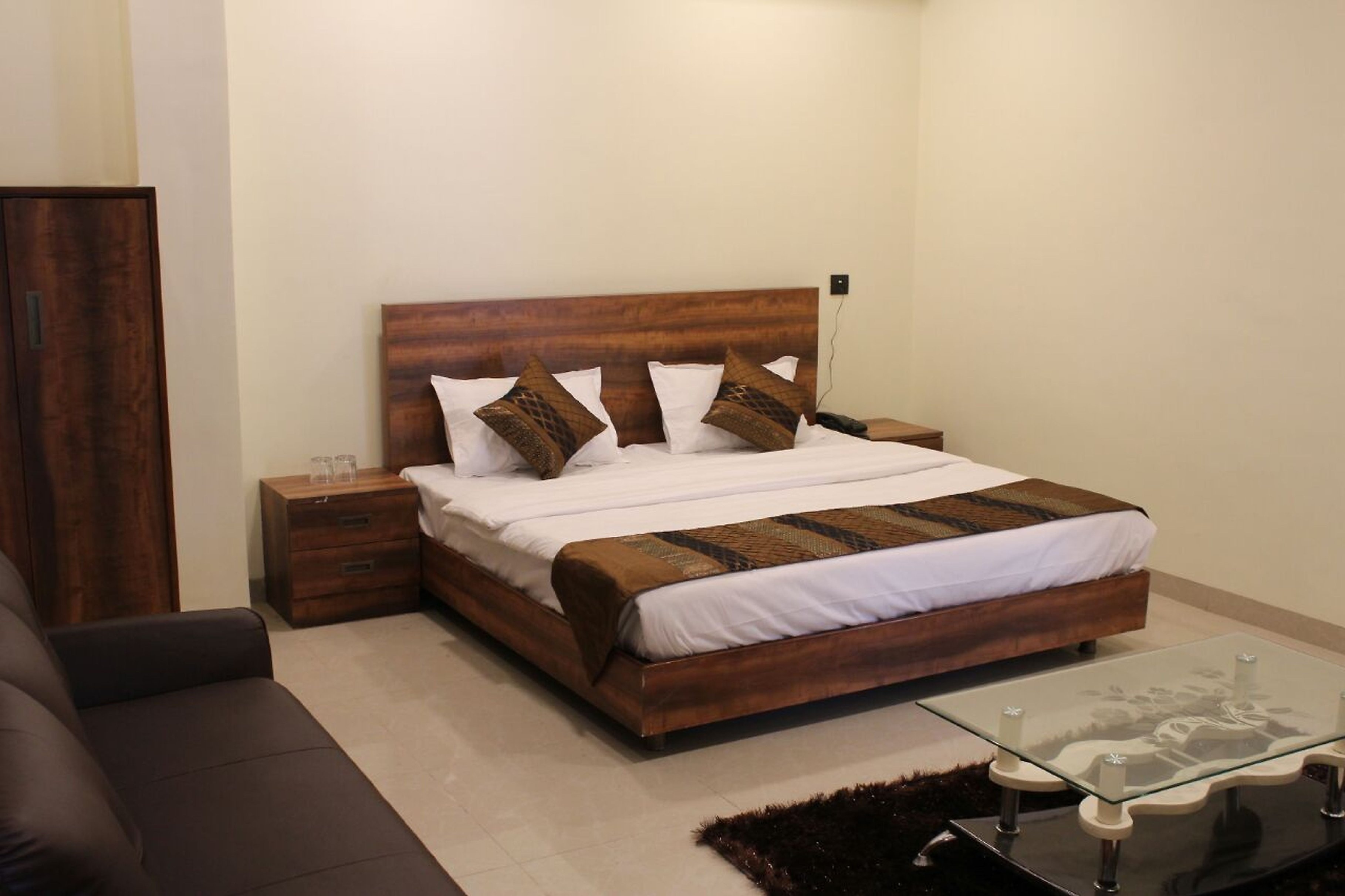 Hotel Leo Pride 5
