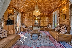 Best View Group of Houseboats | Only Houseboat with Pvt Island, Srinagar