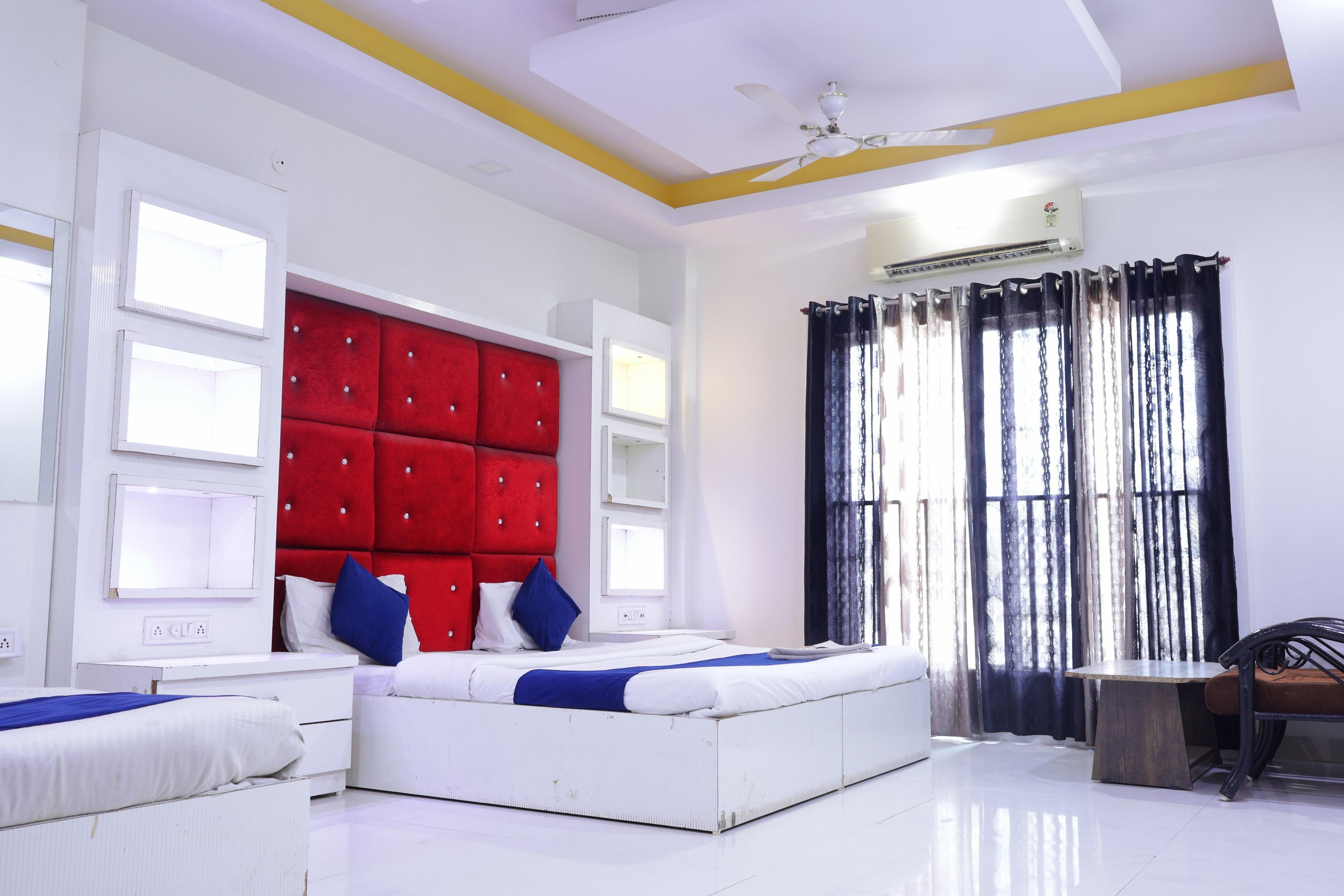 Hotel Kanchan Palace - Tap to explore photos
