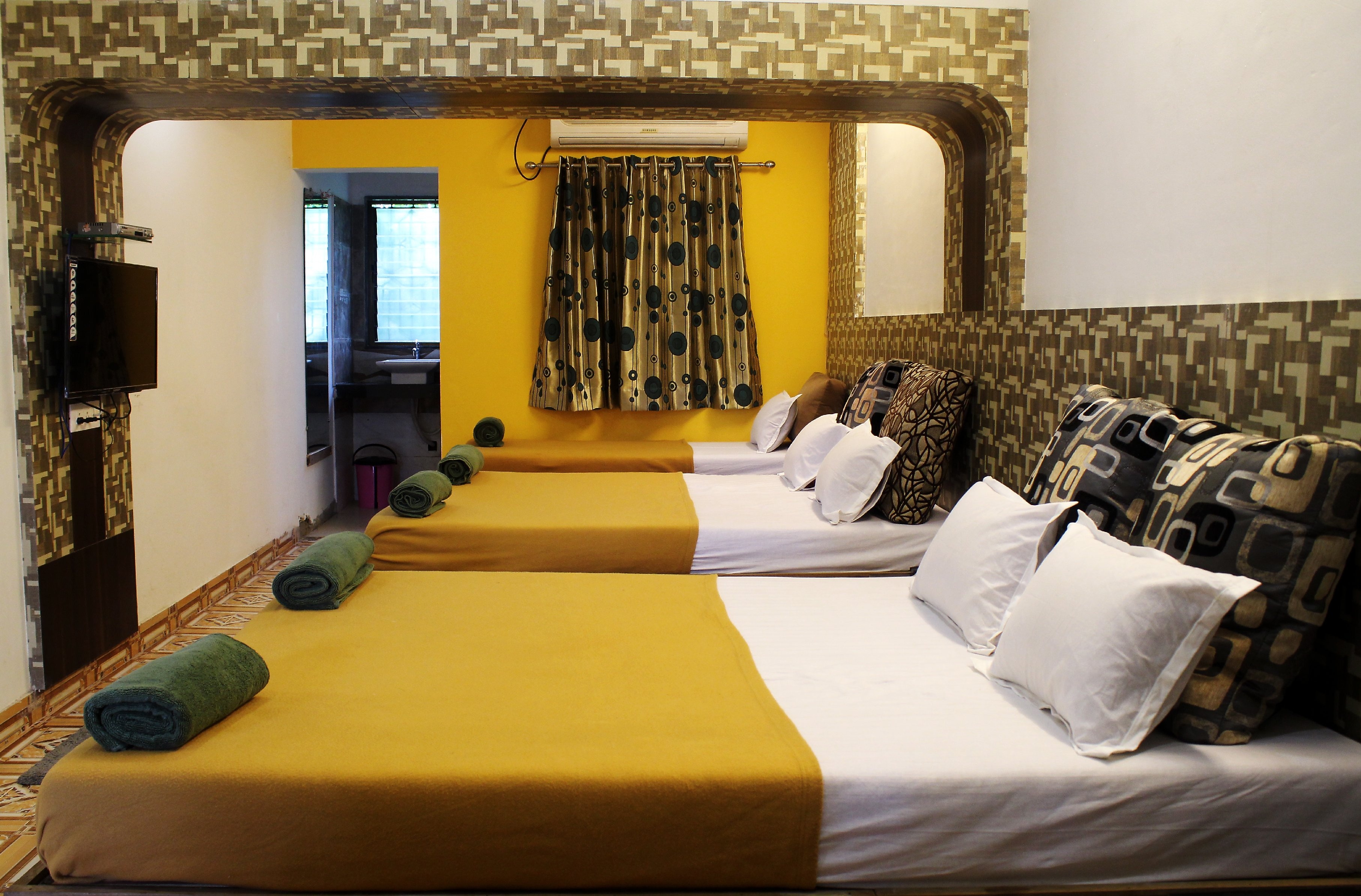 Deluxe Six Bedded AC 1