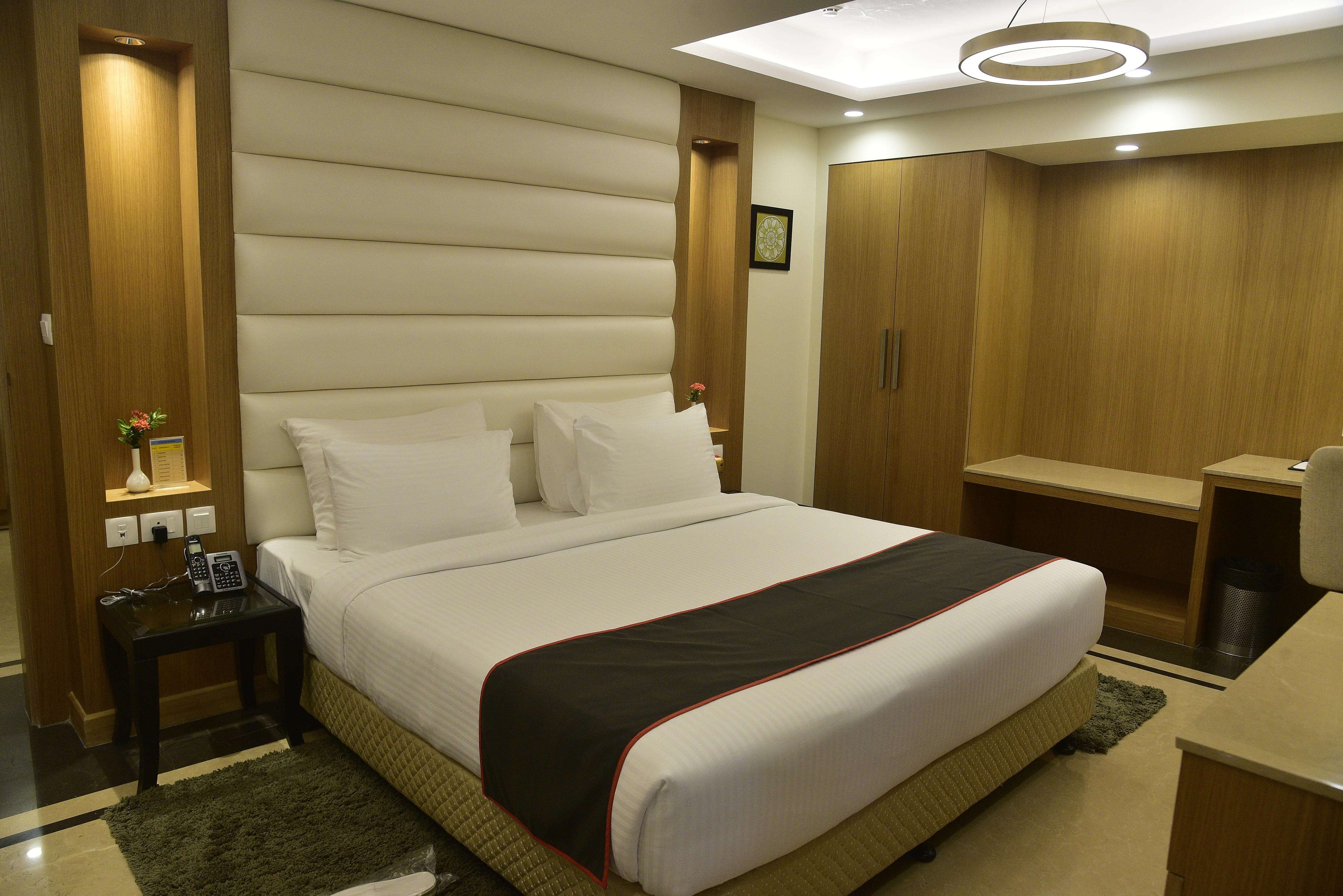 Empires Beachfront Hotel - Tap to explore photos