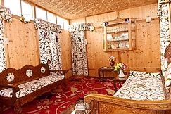 White House Houseboats, Srinagar