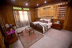 Fair Heaven Eco Luxury Houseboats, Srinagar