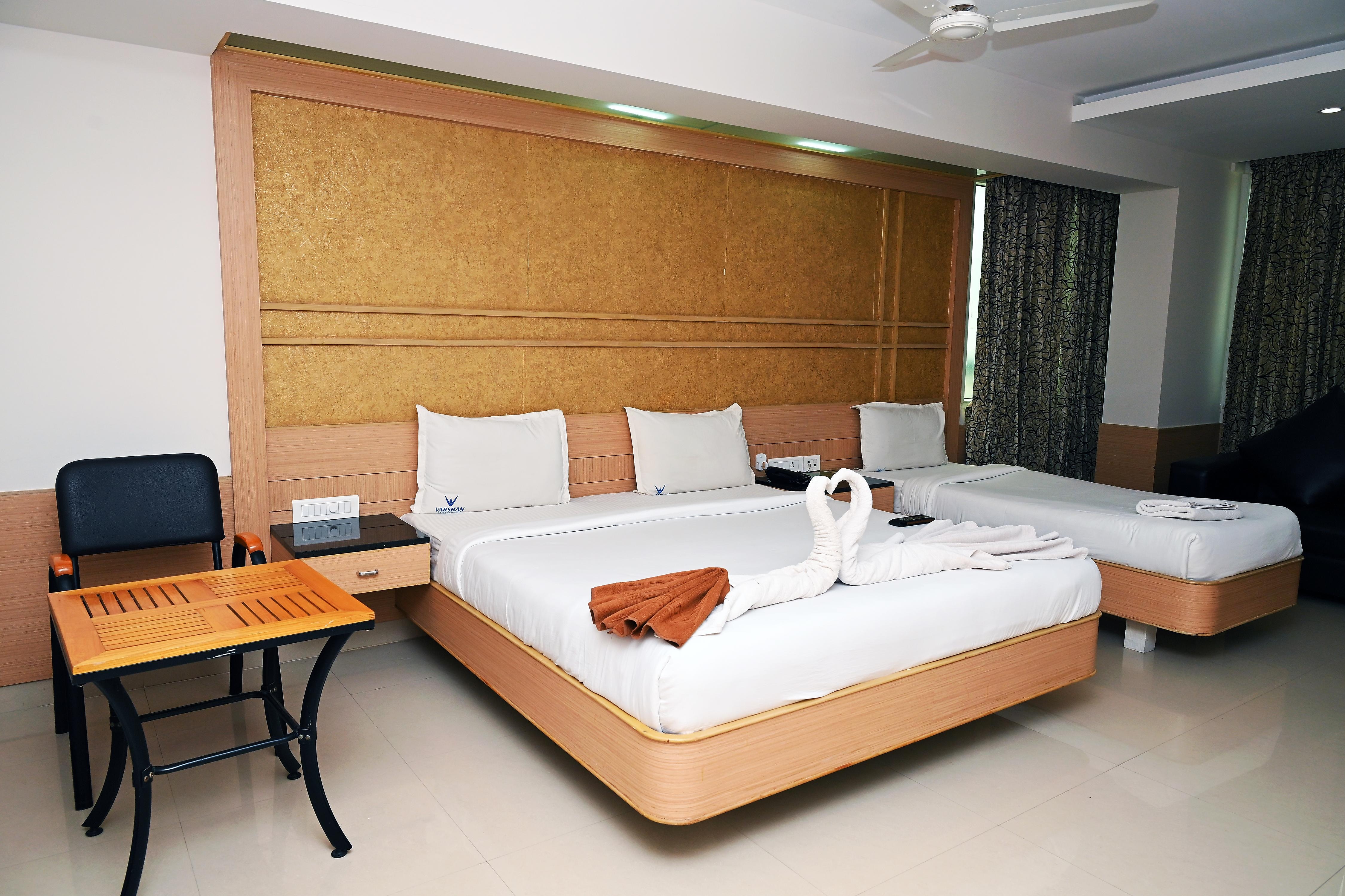 HOTEL VARSHAN INTERNATIONAL - Tap to explore photos