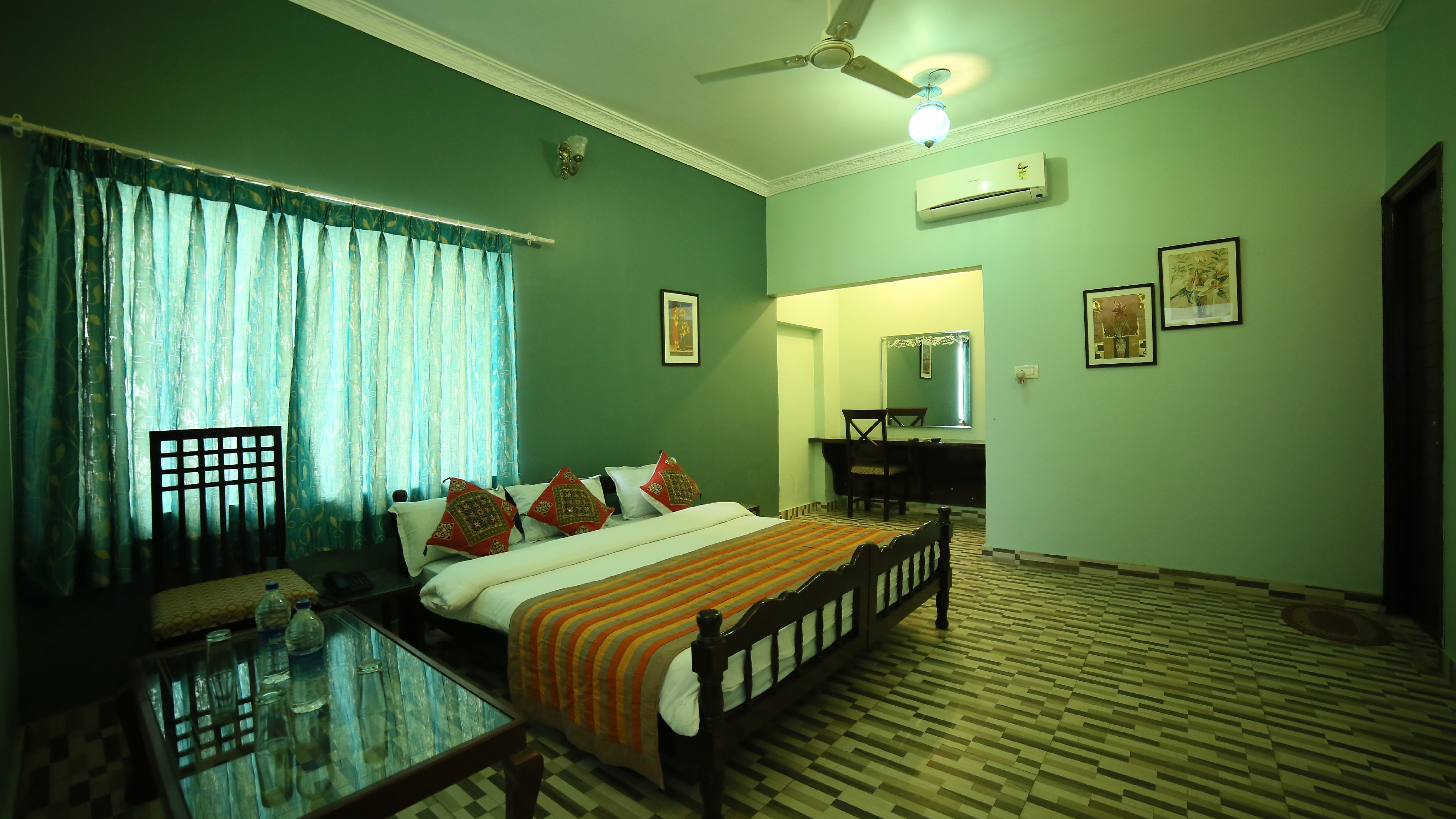 Hotel Manwar - Tap to explore photos