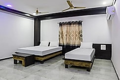 RAGHU RESIDENCY SAMALKOTA, Kakinada