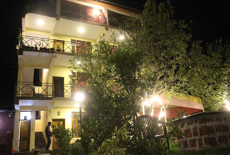 Red House Cafe Best Rates On Manali Hotel Deals Reviews Photos Red House Cafe Best Rates On Manali Hotel Deals Reviews Photos