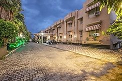 Club Platinum Resort's, Bahadurgarh