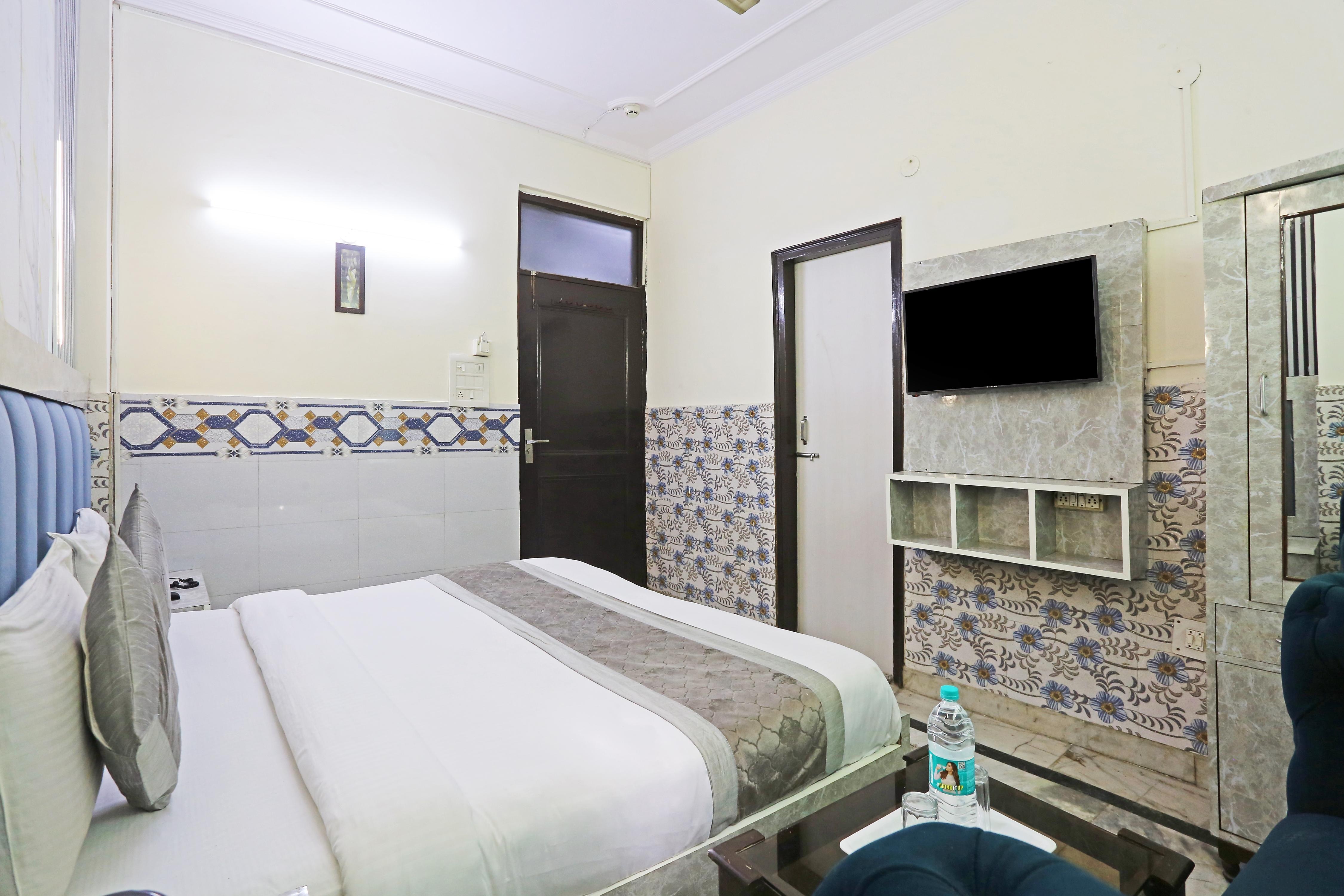 Hotel Royal Inn Nizamuddin - Tap to explore photos