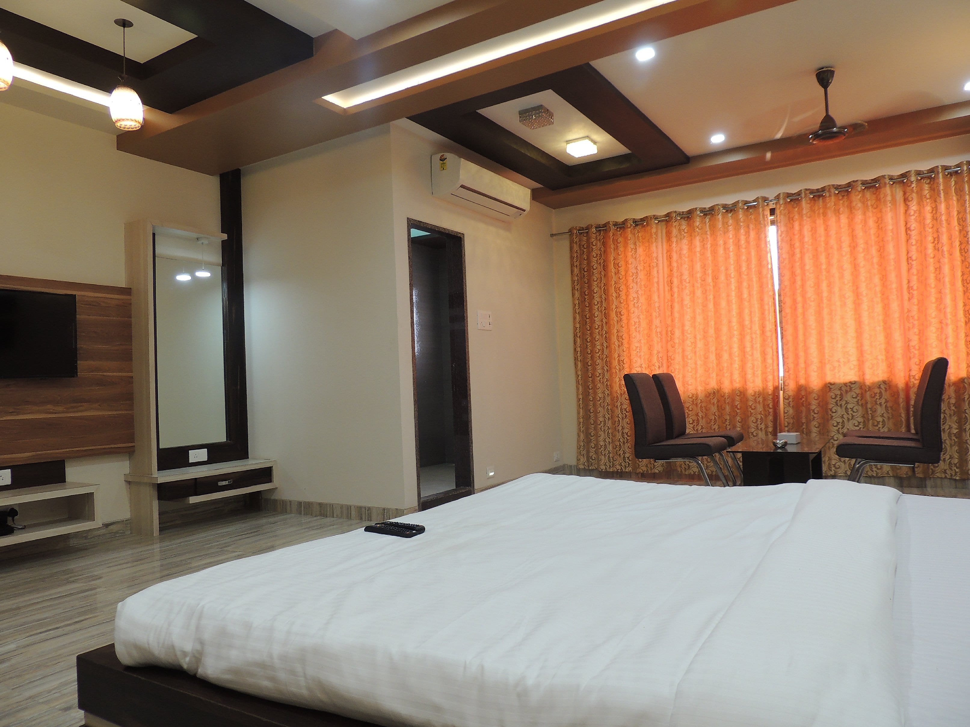 Hotel Kashish International - Tap to explore photos