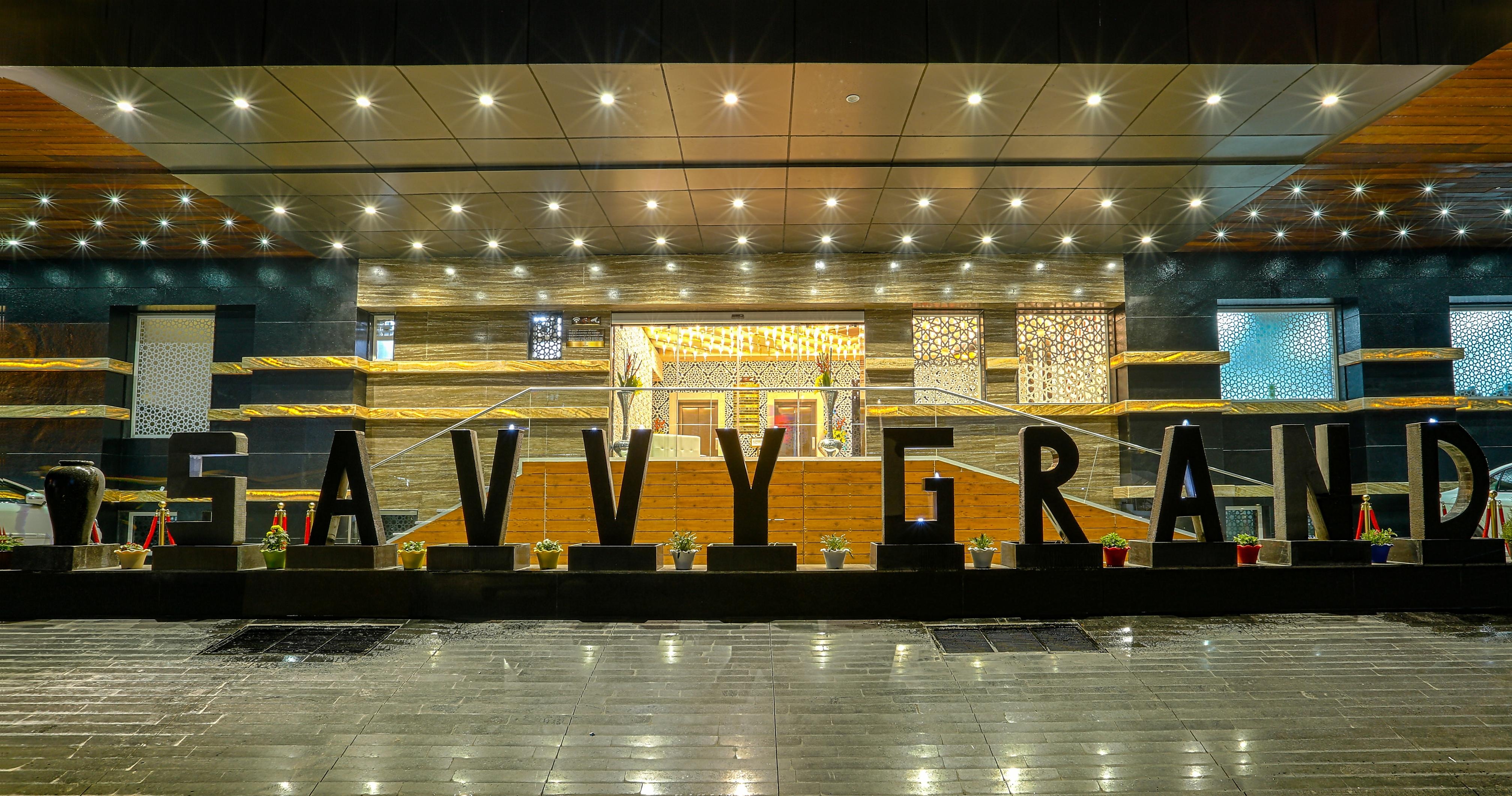 Hotel Savvy Grand, Lucknow