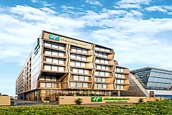 Holiday Inn Kolkata Airport, Kolkata