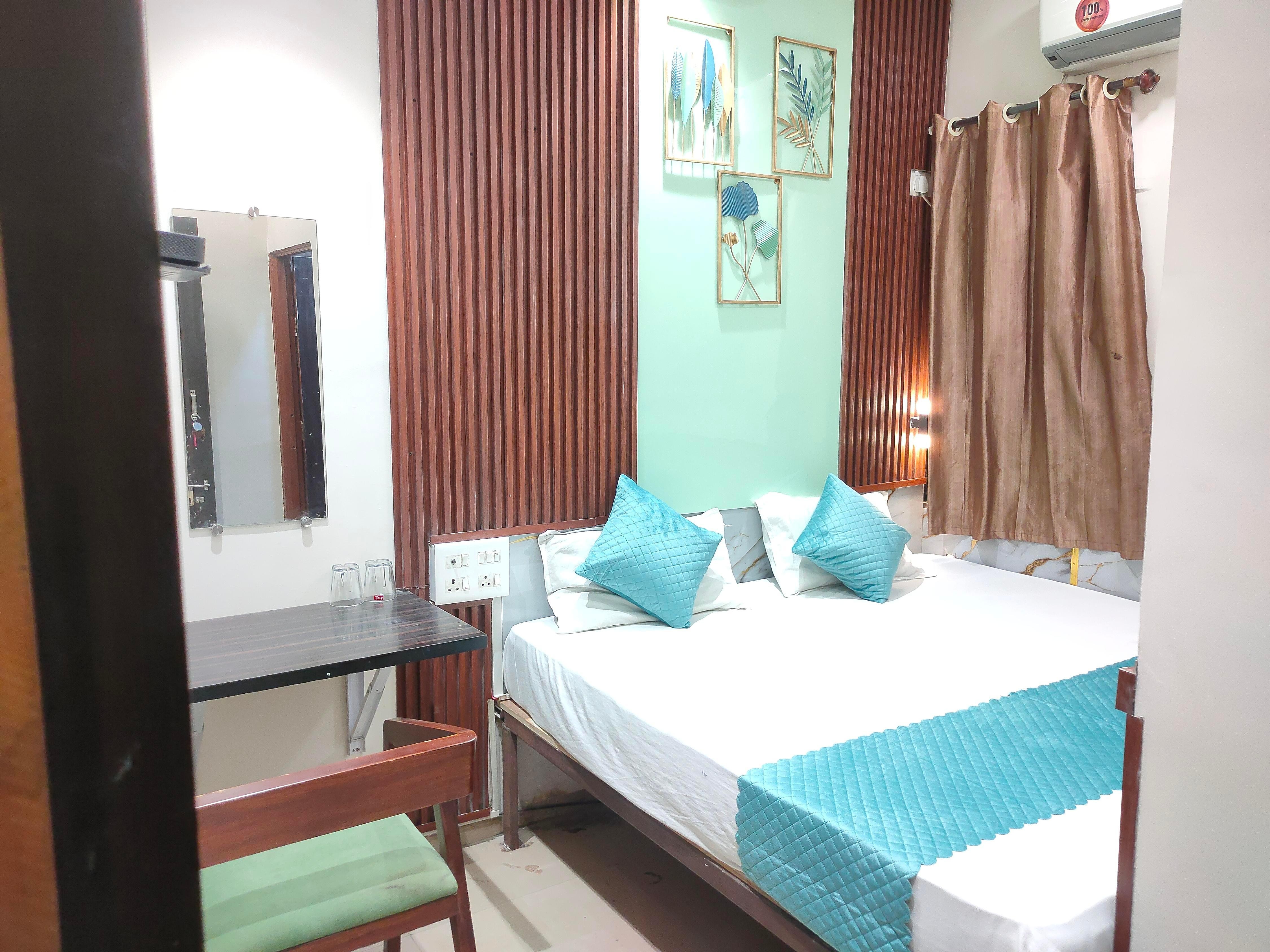 Private Deluxe Double room with attached bathroom 1