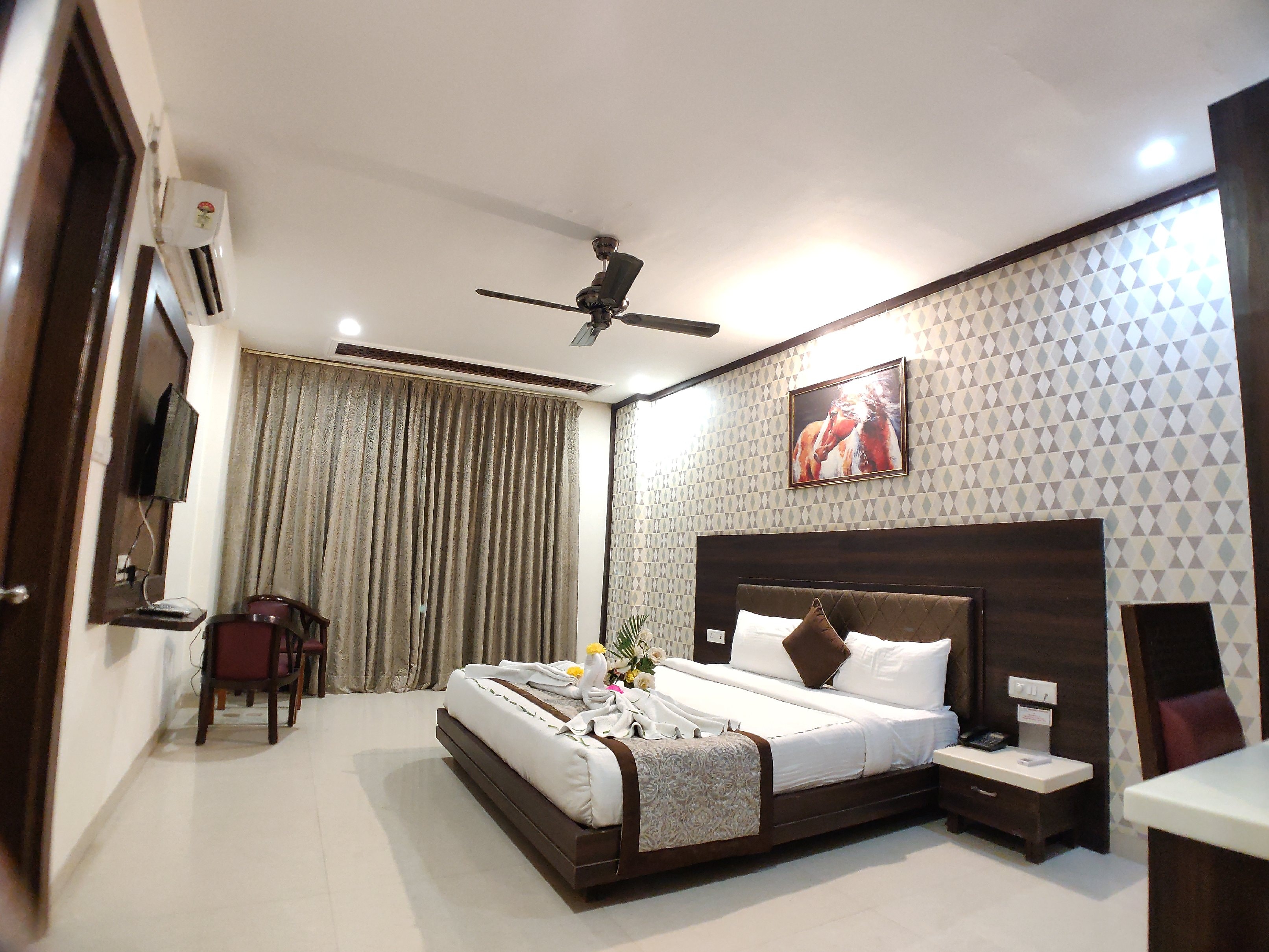 Hotel Landmark Residency Best Rates on Rewa Hotel Deals, Reviews & Photos