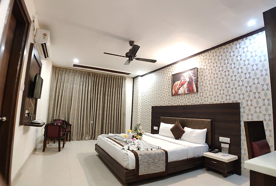 Hotel Landmark Residency Best Rates on Rewa Hotel Deals, Reviews & Photos