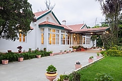 SaffronStays Milton Abbott Estate, Ooty