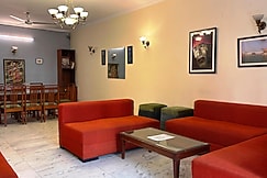 Under My Roof Green Park | Rooms & Wi-Fi, Delhi