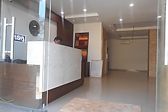 Hotel R One Inn(A unit of Ram Saroj Palace Sagar), Sagar