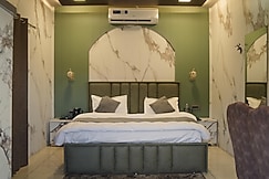 Hotel Maheshwari and Banquet Hall, Kanatal