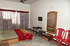 Hotel Pushkraj, Sangamner
