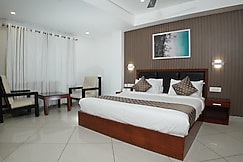 QUEENS HOTEL, Calicut (Kozhikode)