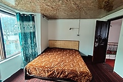 Hotel Rising Moon, Pahalgam